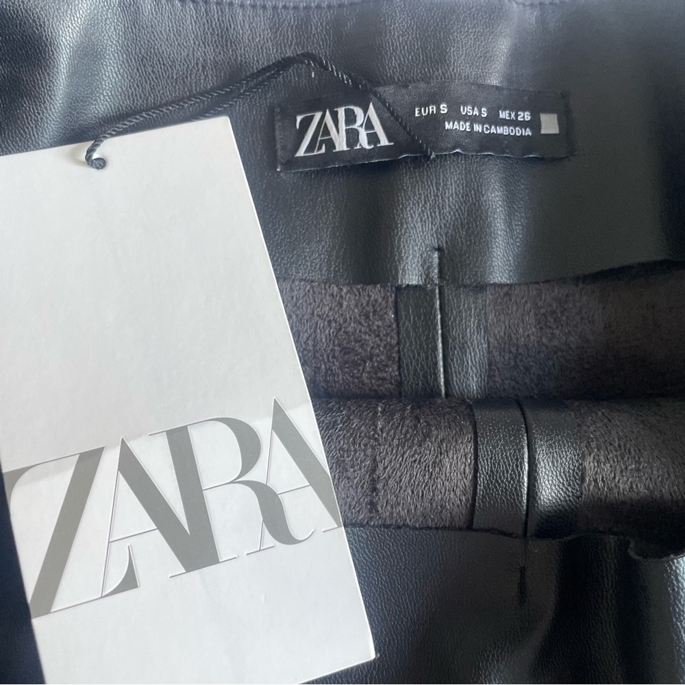 Zara women’s leather skirt/short - Picture 3 of 4